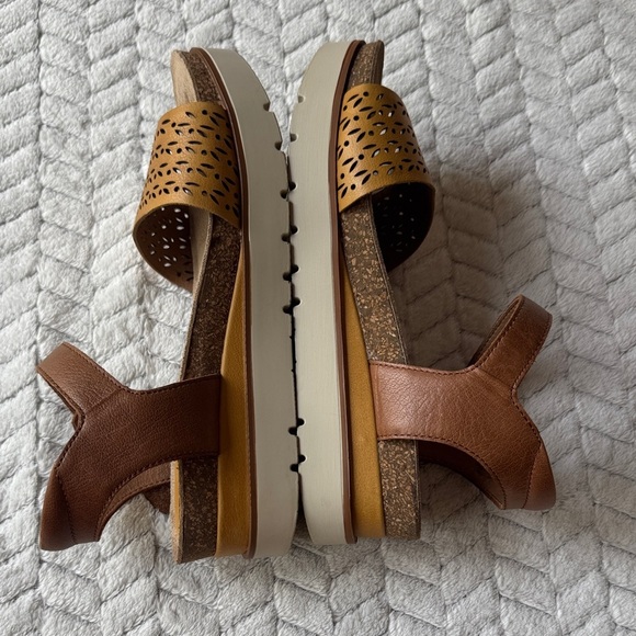 Josef Seibel Women's Sandals in Brown and Mustard Made in Germany - Picture 5 of 9